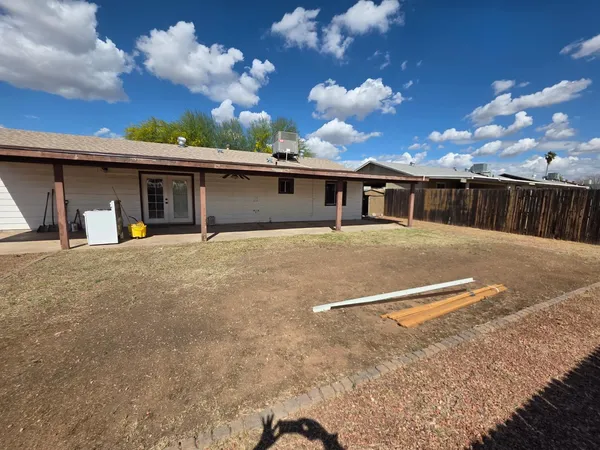 $2,500 | 14011 North 38th Place, Phoenix, AZ 85032