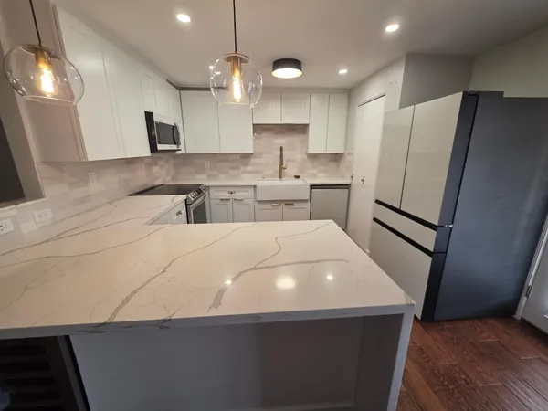 $2,500 | 14011 North 38th Place, Phoenix, AZ 85032