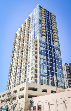 $2,250 | 1212 North LaSalle Street, Unit 1607, Chicago, IL 60610