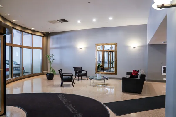 $2,250 | 1212 North LaSalle Street, Unit 1607, Chicago, IL 60610