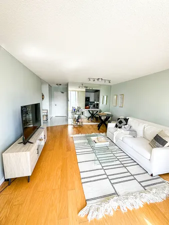 $2,250 | 1212 North LaSalle Street, Unit 1607, Chicago, IL 60610