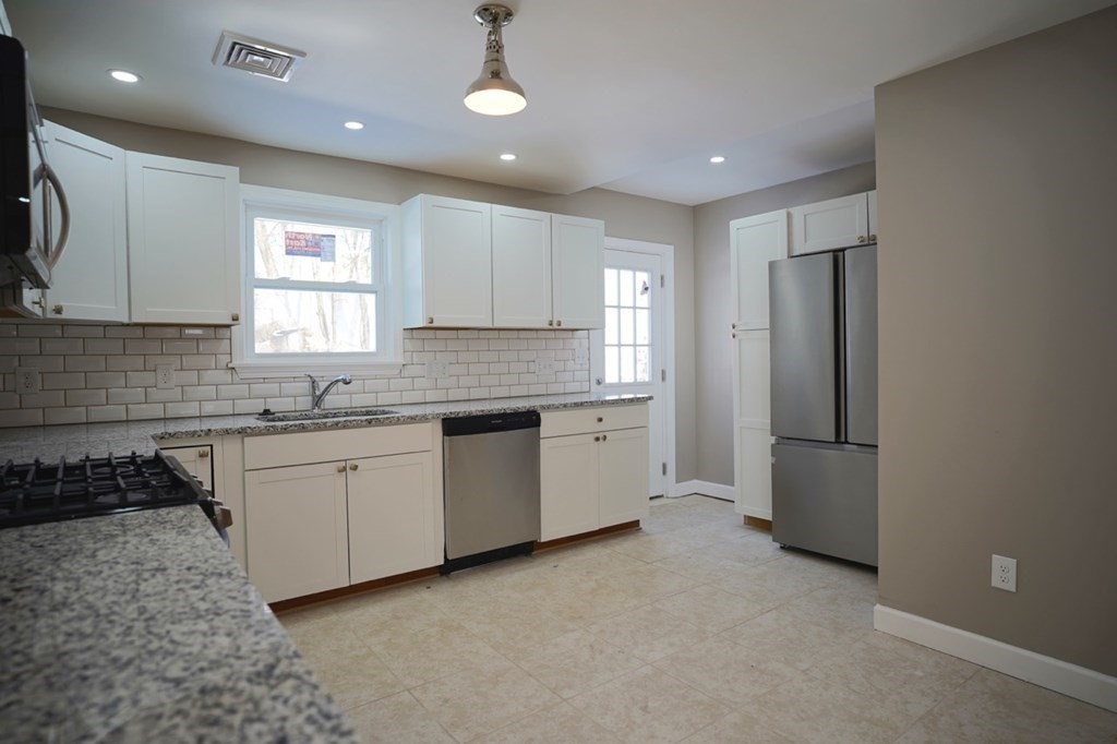 14 Sunset Road Lynn, MA 01904 - Photo 8 of 23 Gallery Image 8