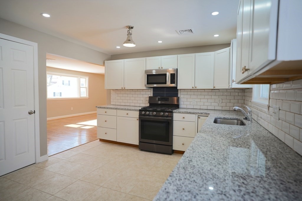 14 Sunset Road Lynn, MA 01904 - Photo 10 of 23 Gallery Image 10