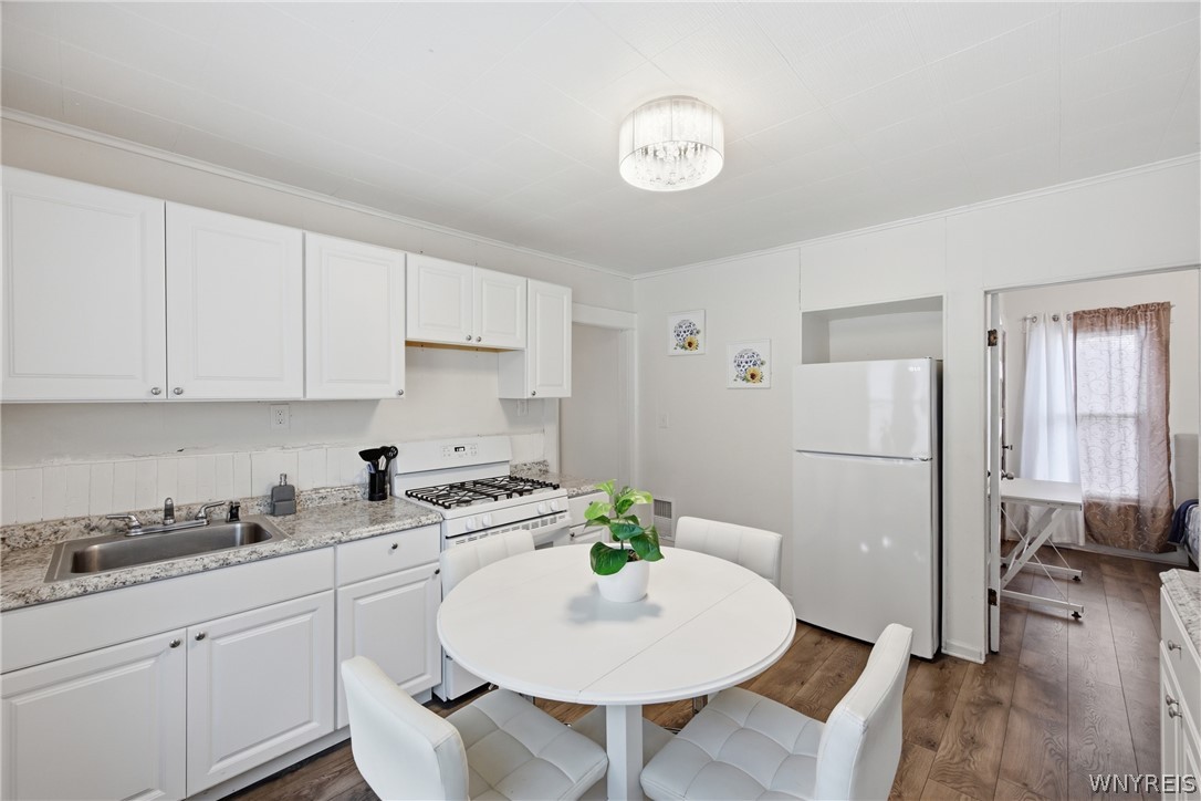 42 Mineral Springs Road Buffalo, NY 14210 - Photo 24 of 37