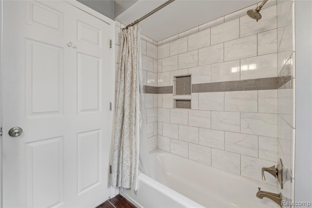 1028 Chesapeake Rochester Hills, MI 48307 - Photo 40 of 52