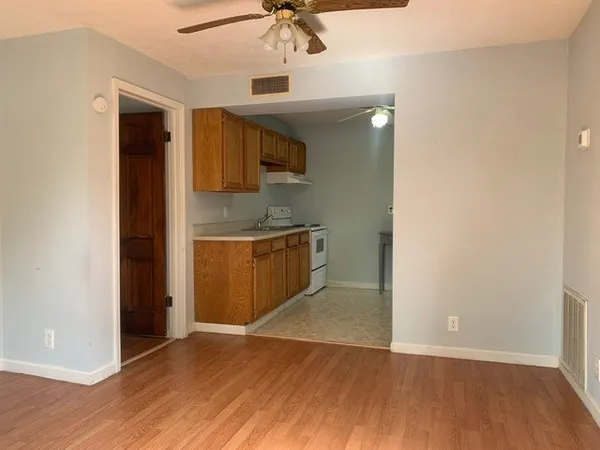 $900 | 132 East Winchester Street, Unit 2, Gallatin, TN 37066