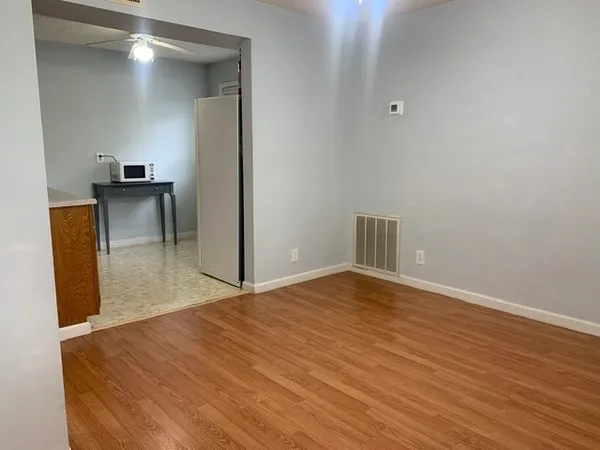 $900 | 132 East Winchester Street, Unit 2, Gallatin, TN 37066