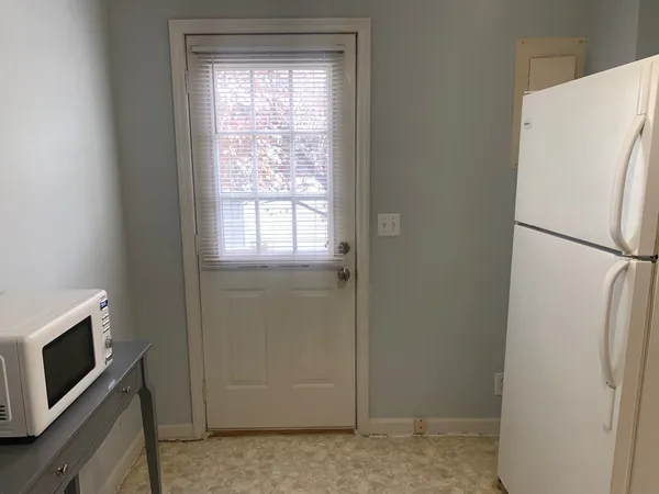 $900 | 132 East Winchester Street, Unit 2, Gallatin, TN 37066