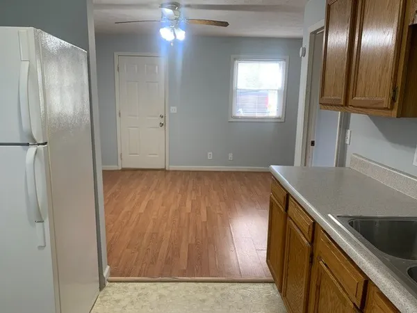 $900 | 132 East Winchester Street, Unit 2, Gallatin, TN 37066