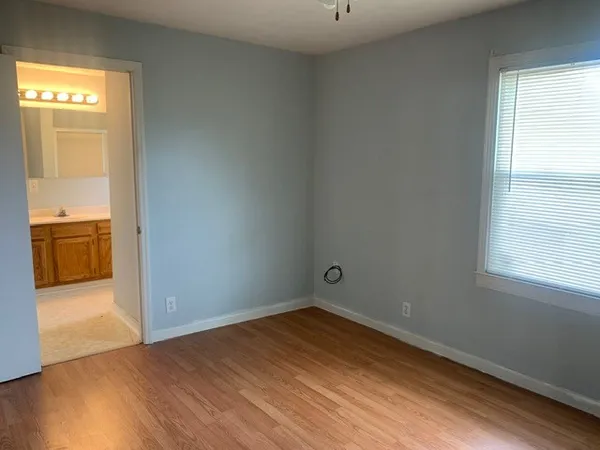 $900 | 132 East Winchester Street, Unit 2, Gallatin, TN 37066