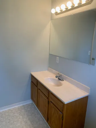 $900 | 132 East Winchester Street, Unit 2, Gallatin, TN 37066
