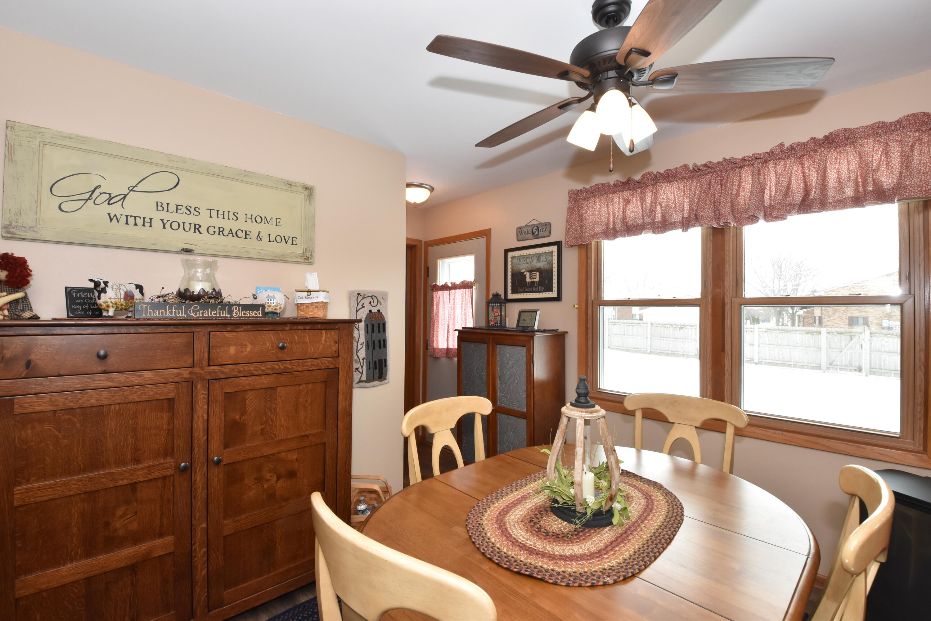 6805 Ranger Drive Mount Pleasant, WI 53406 - Photo 12 of 28 Dining