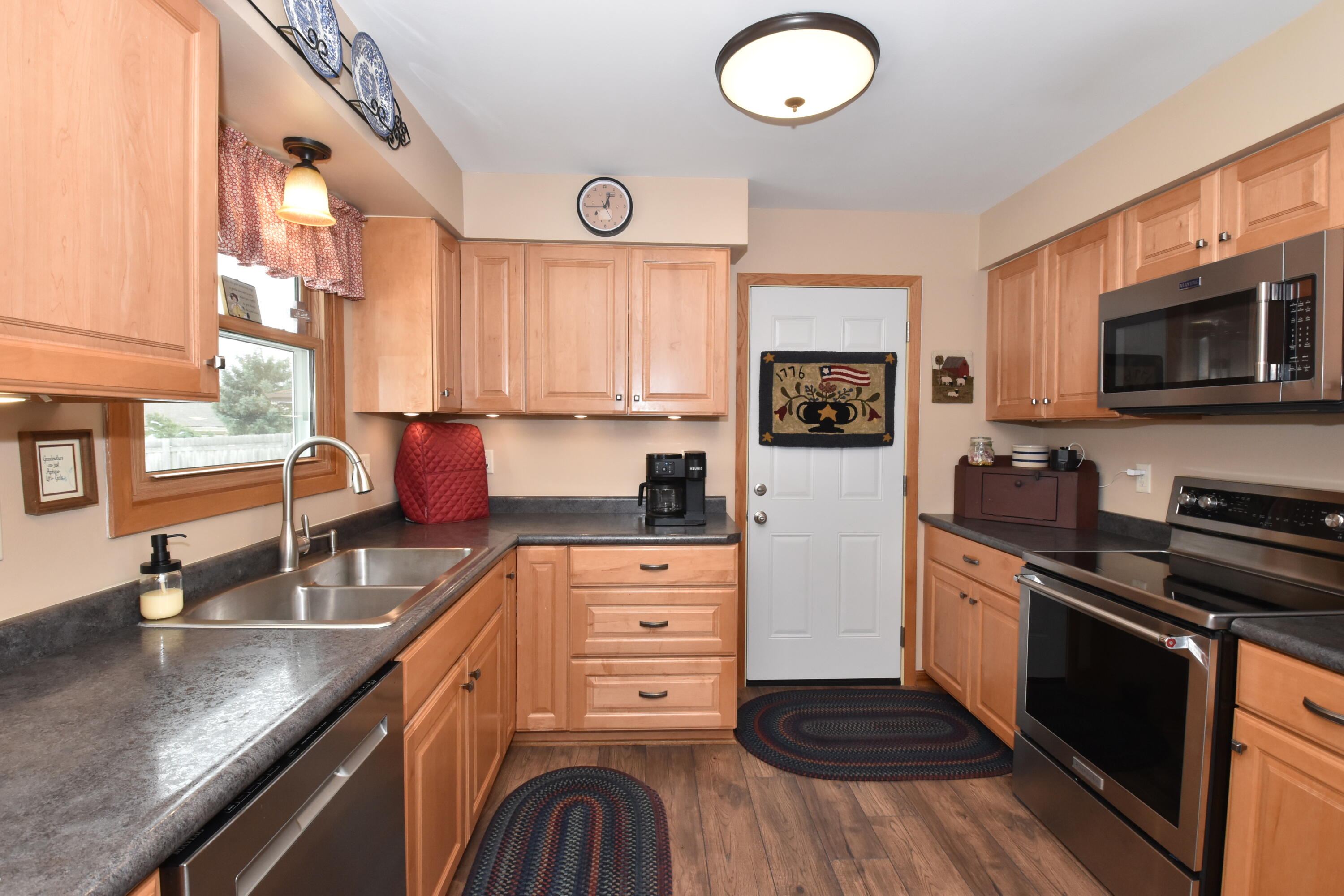 6805 Ranger Drive Mount Pleasant, WI 53406 - Photo 4 of 28 Kitchen