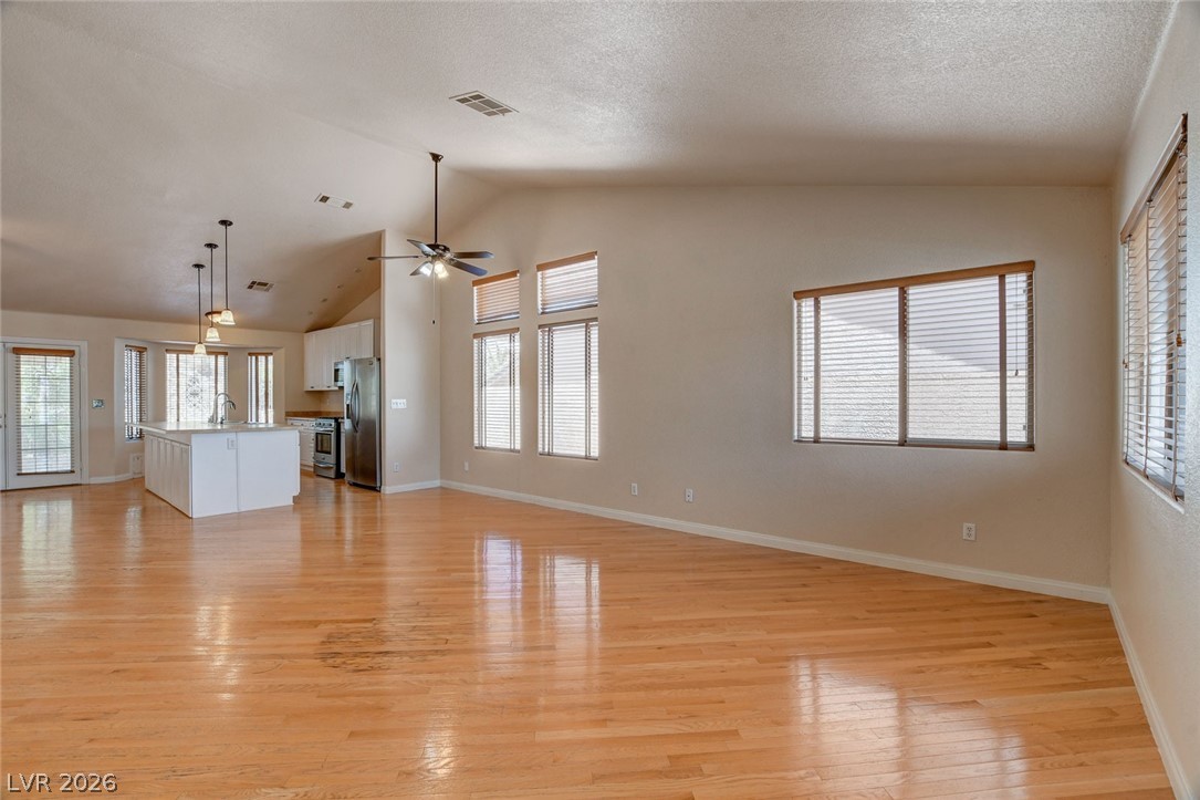 843 Rusty Anchor Way Henderson, NV 89002 - Photo 5 of 31