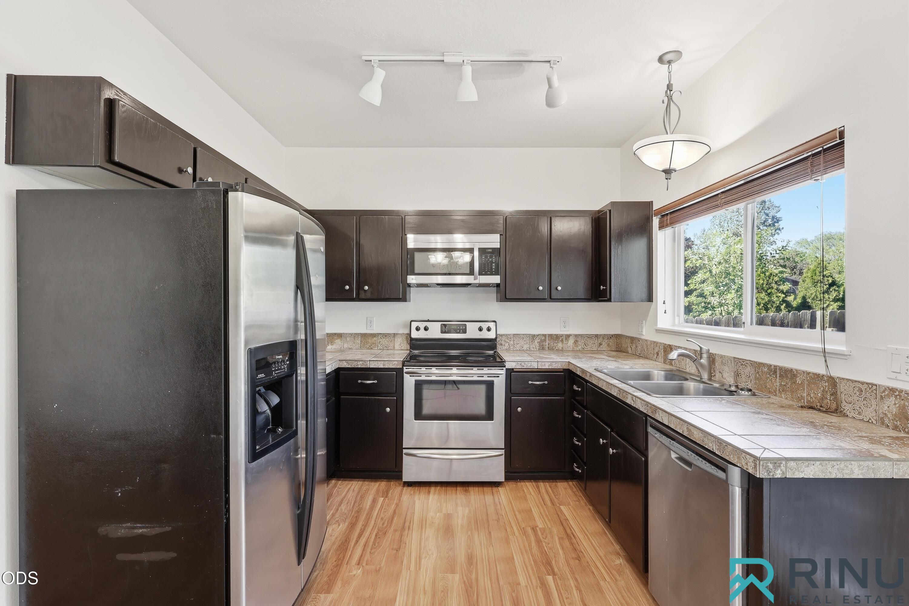 1810 Southwest 27th Street Redmond, OR 97756 - Photo 13 of 53