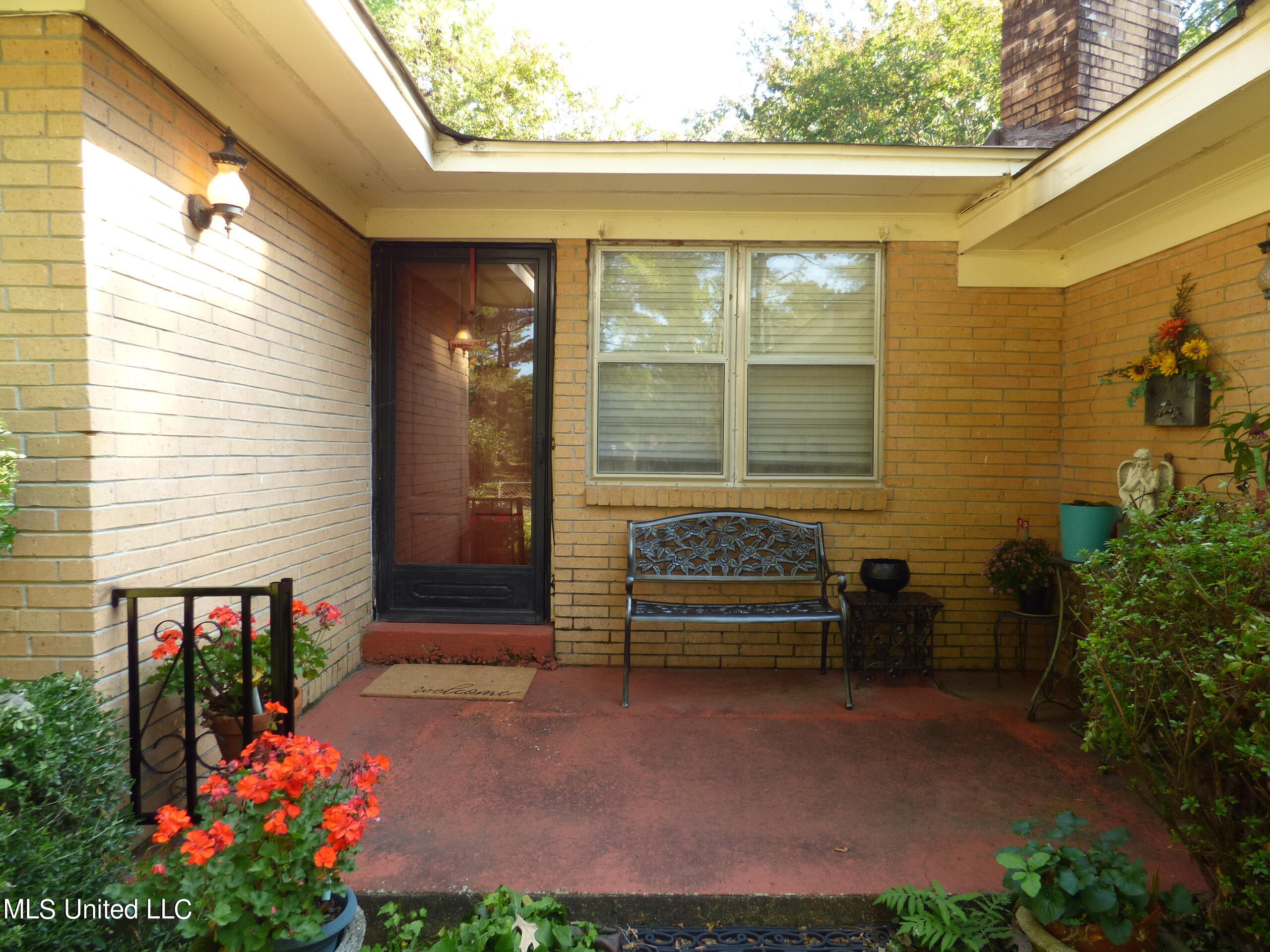 131 Minton Road Byhalia, MS 38611 - Photo 1 of 35 Front