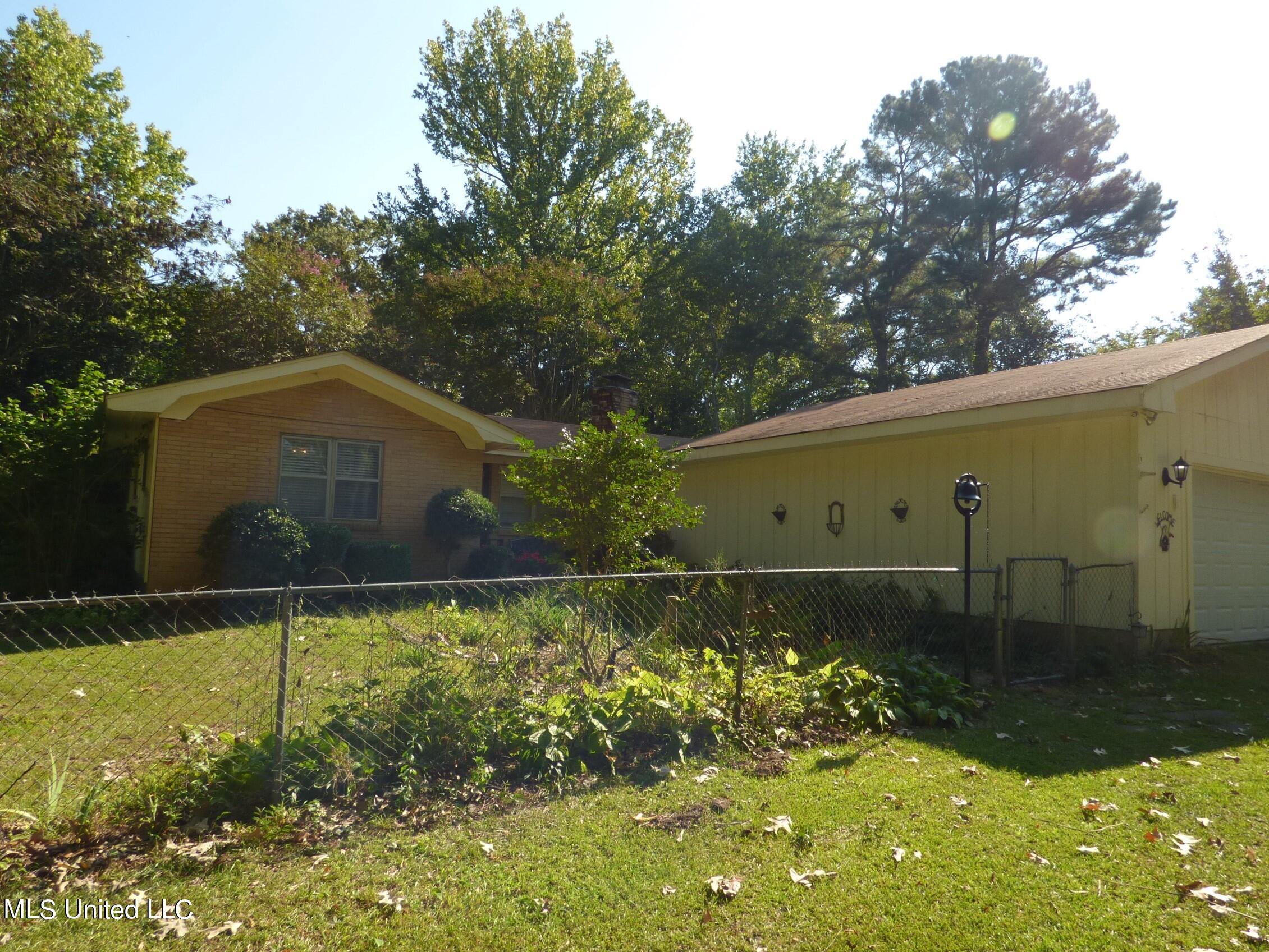 131 Minton Road Byhalia, MS 38611 - Photo 3 of 35 P1320381 (2)