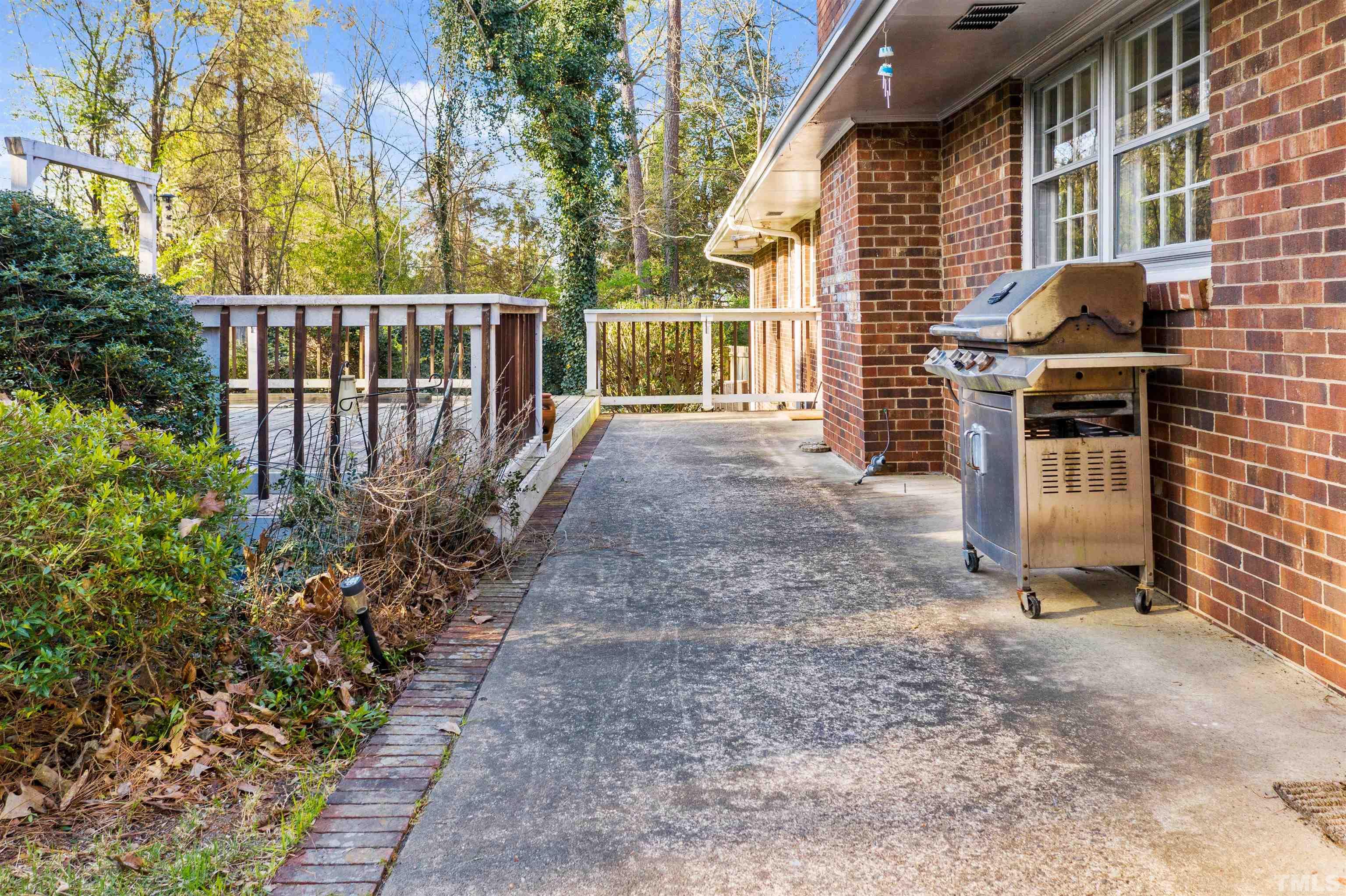 6000 Buffaloe Road Raleigh, NC 27616 - Photo 7 of 36 a view of a backyard with sitting area