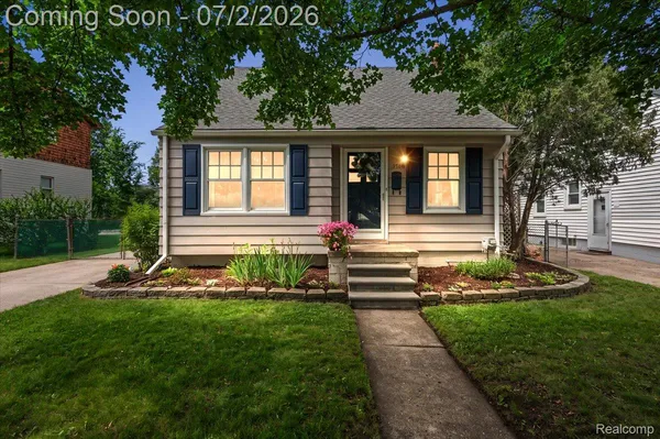$359,900 | 1706 Princeton Road, Berkley, MI 48072