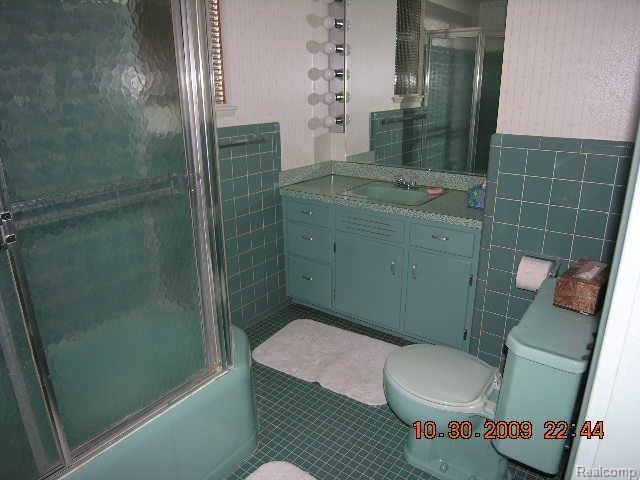 982 Rock Spring Road Bloomfield Hills, MI 48304 - Photo 7 of 12 bath
