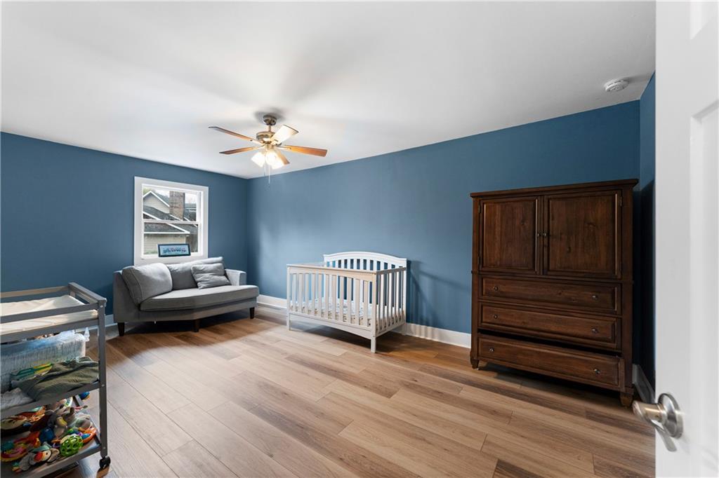 12 Allison Circle Cartersville, GA 30120 - Photo 22 of 35 a living room with furniture and a dresser