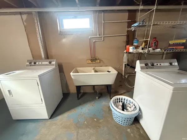 $248,900 | 203 West Race Street, Odon, IN 47562