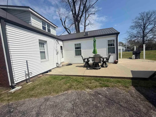 $248,900 | 203 West Race Street, Odon, IN 47562