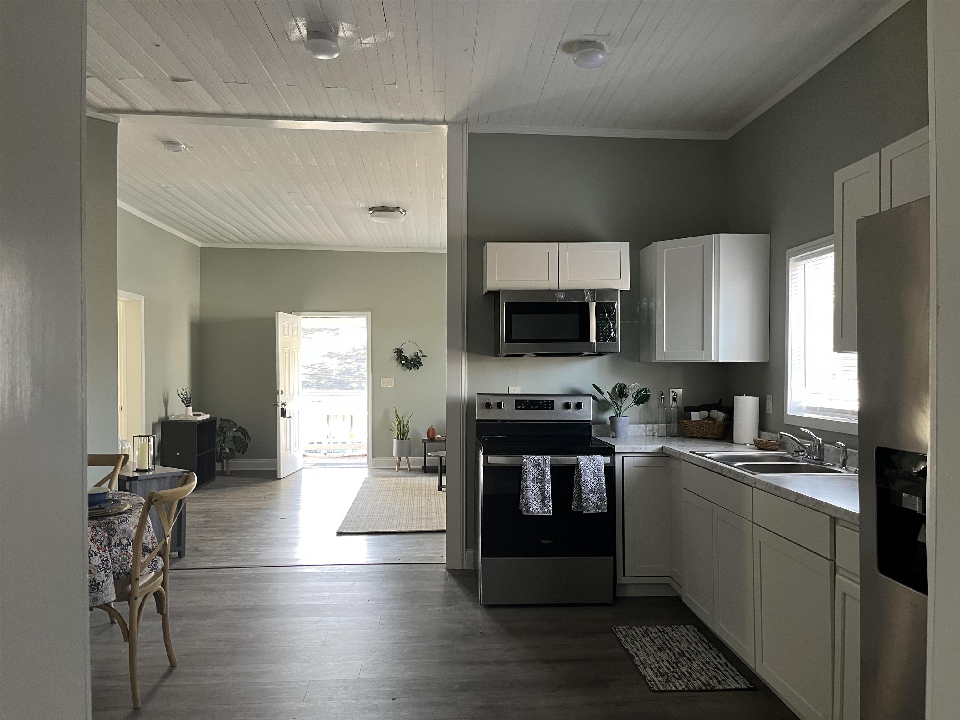 305 Spring Street Union, SC 29379 - Photo 5 of 19 13 x 17