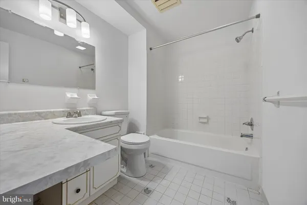 $3,500 | 517 South Randolph Court, Unit B, Philadelphia, PA 19147