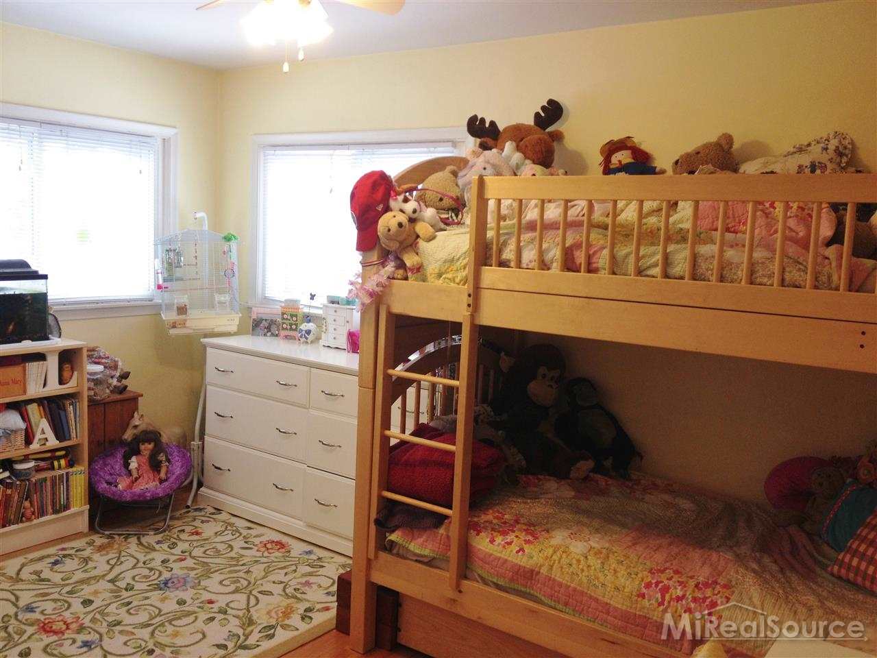 1781 Prestwick Road Grosse Pointe, MI 48236 - Photo 11 of 12 31228339-10.JPG