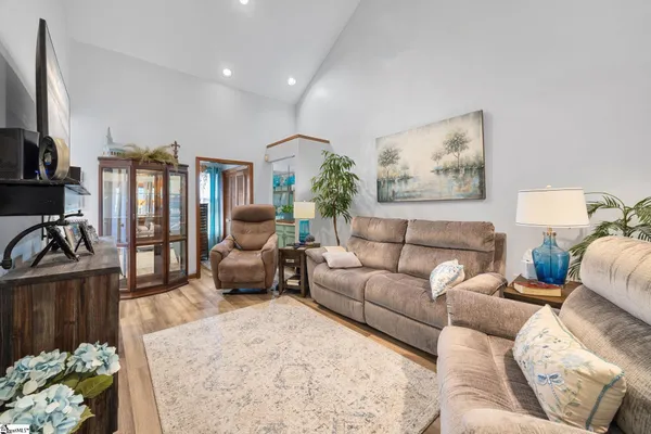 $267,700 | 1001 Cobbs Glen Drive, Anderson, SC 29621