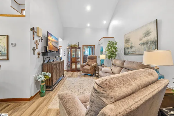 $267,700 | 1001 Cobbs Glen Drive, Anderson, SC 29621