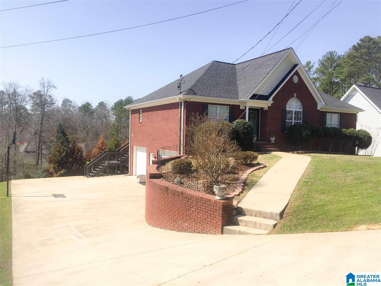 1560 Overlook Point Warrior, AL 35180 - Photo 4 of 42