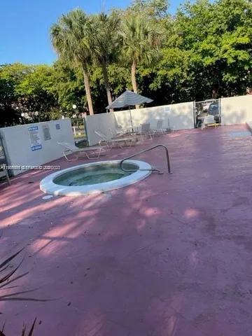 $1,350 | 2701 Riverside Drive, Unit 202B, Coral Springs, FL 33065