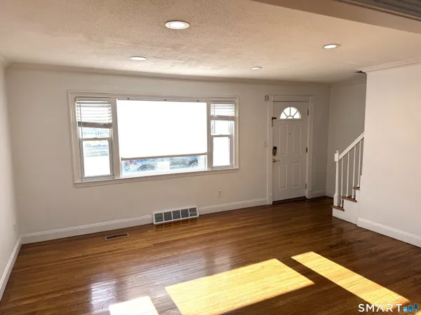 $3,800 | 1584 Madison Avenue, Bridgeport, CT 06606
