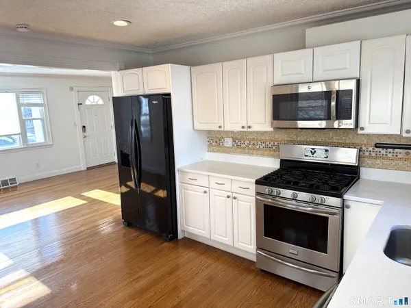 $3,800 | 1584 Madison Avenue, Bridgeport, CT 06606