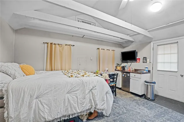 $1,650 | 12 Hammond Street, Unit G, Newport, RI 02840