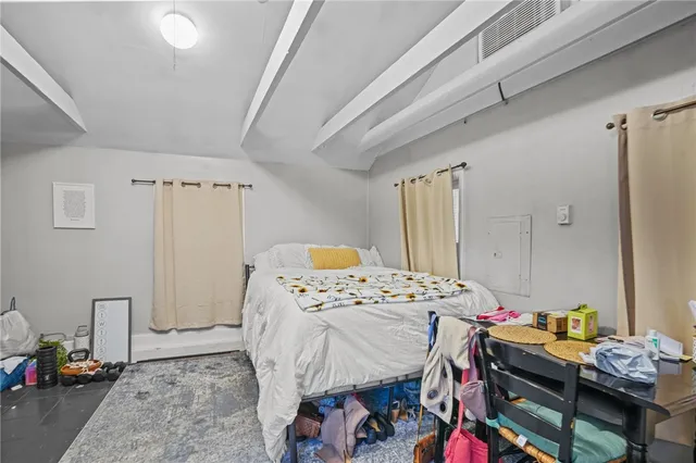 $1,650 | 12 Hammond Street, Unit G, Newport, RI 02840