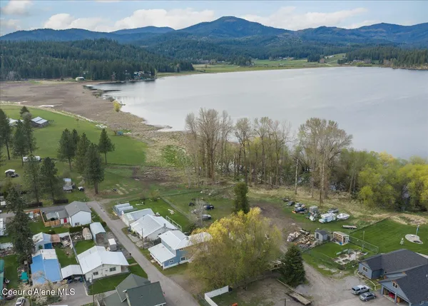 $499,000 | 11102 North 4th Street, Hauser, ID 83854