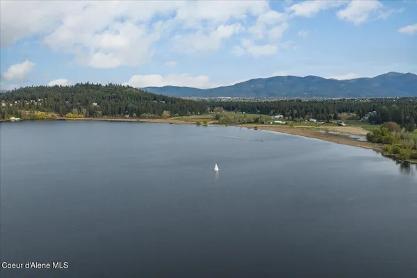 $499,000 | 11102 North 4th Street, Hauser, ID 83854