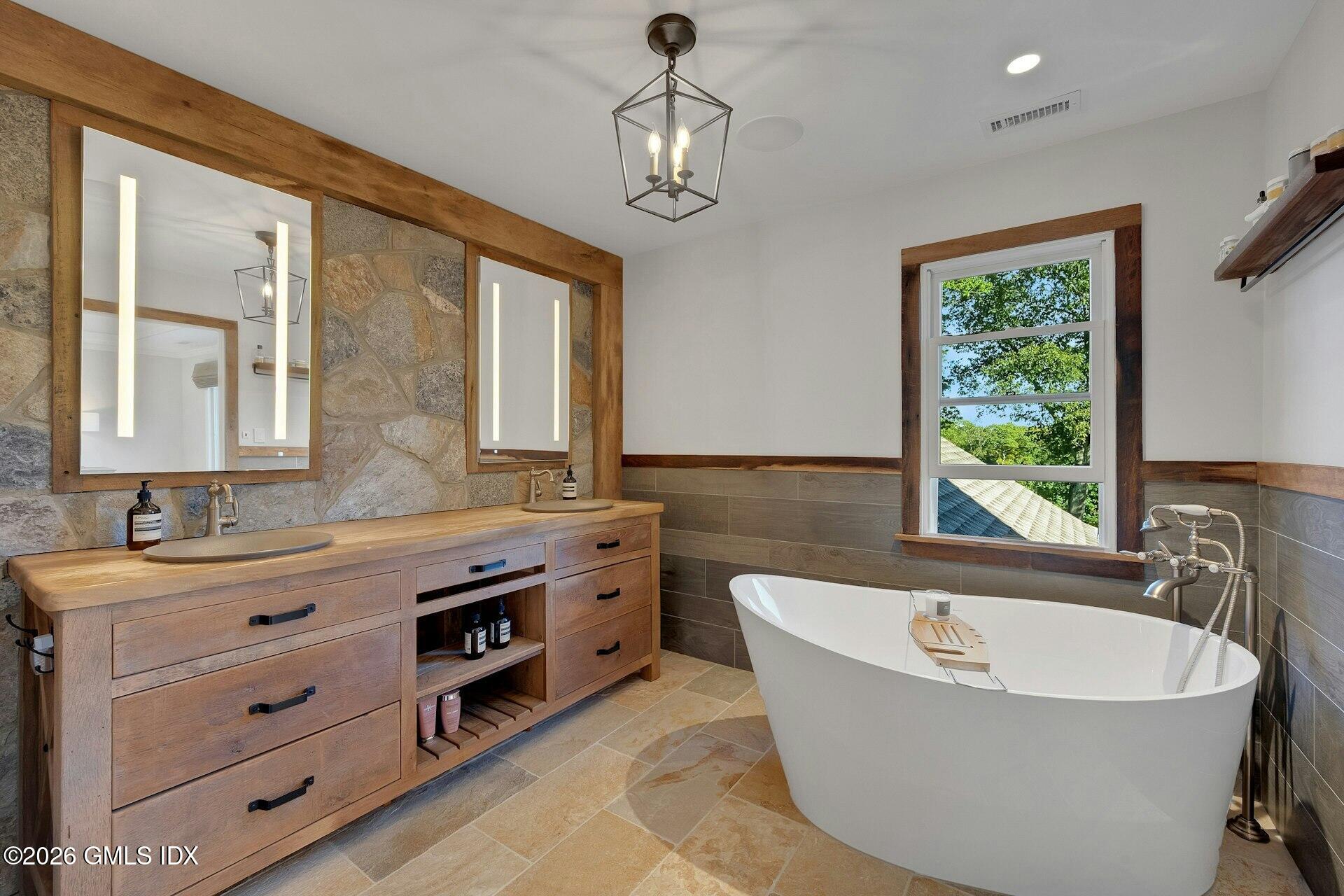 129 Doubling Road Greenwich, CT 06830 - Photo 18 of 36 17