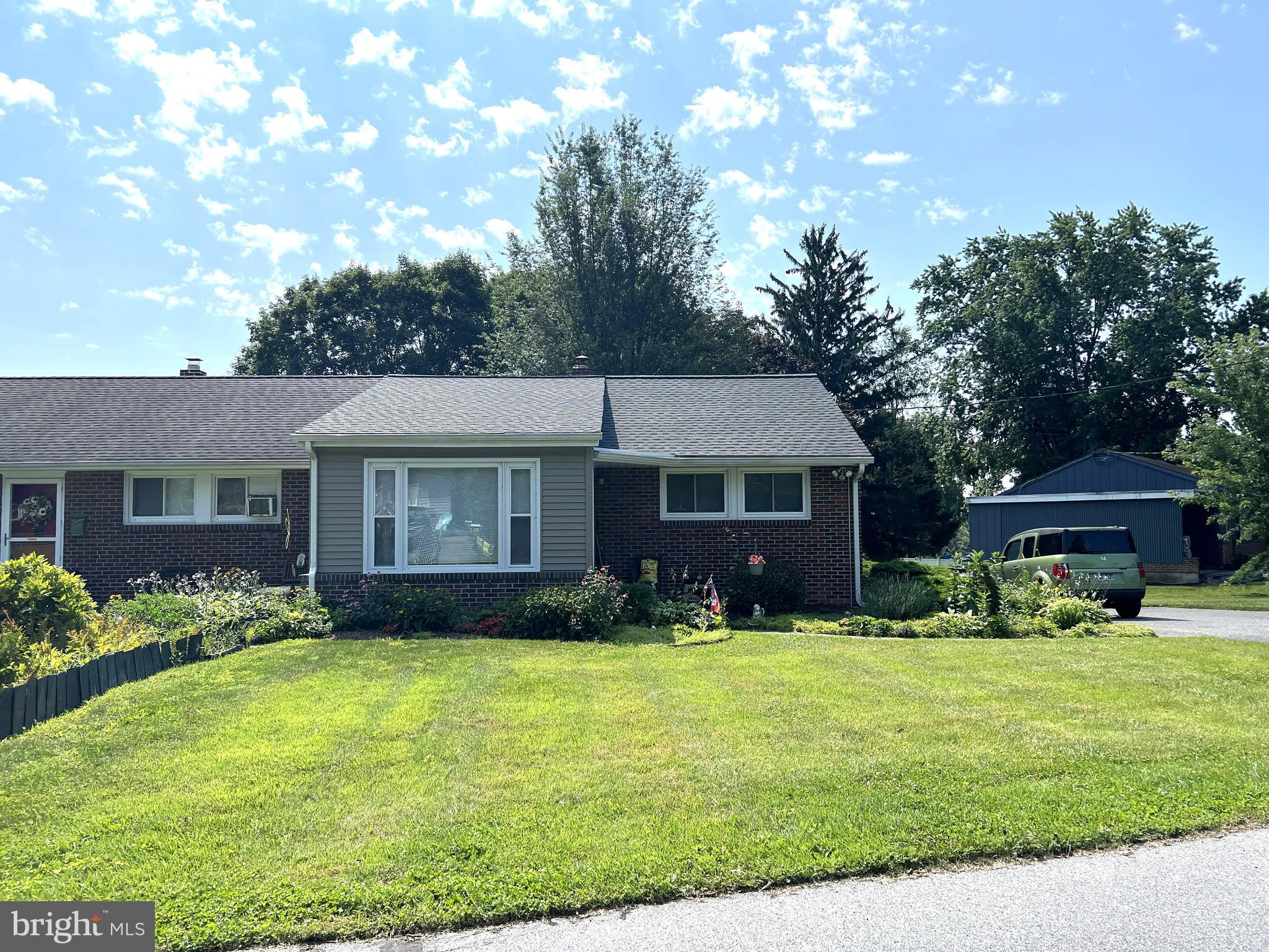 515 Capri Road Lancaster, PA 17603 - Photo 1 of 39 LOVELY CURB APPEAL 515 CAPRI RD