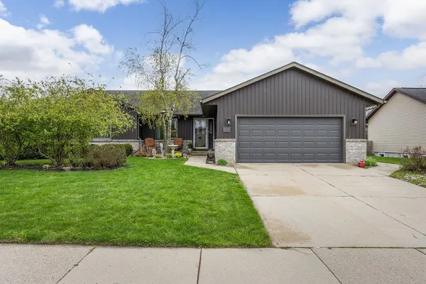 $495,000 | 121 Stonehaven Drive, Sun Prairie, WI 53590