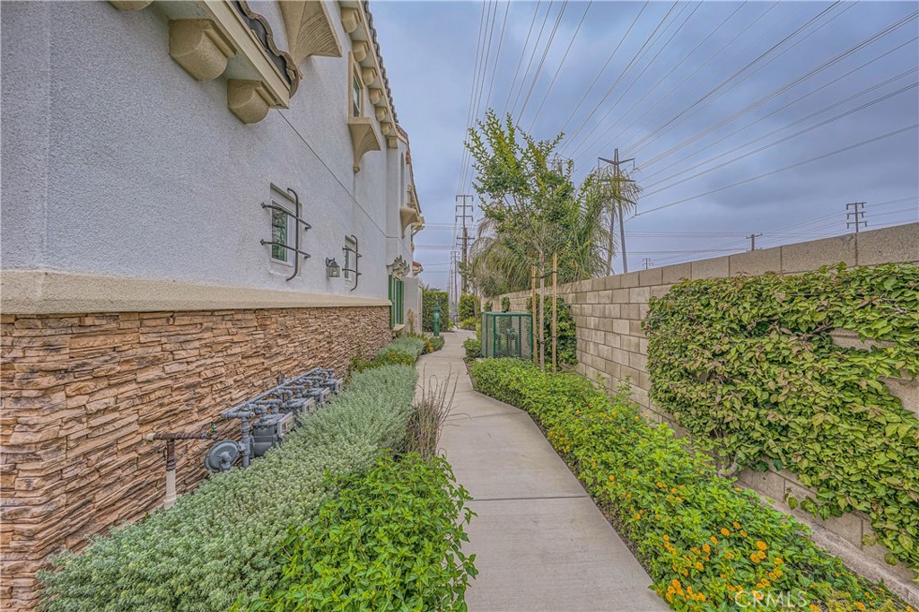 2728 West Ball Road Anaheim, CA 92804 - Photo 25 of 30