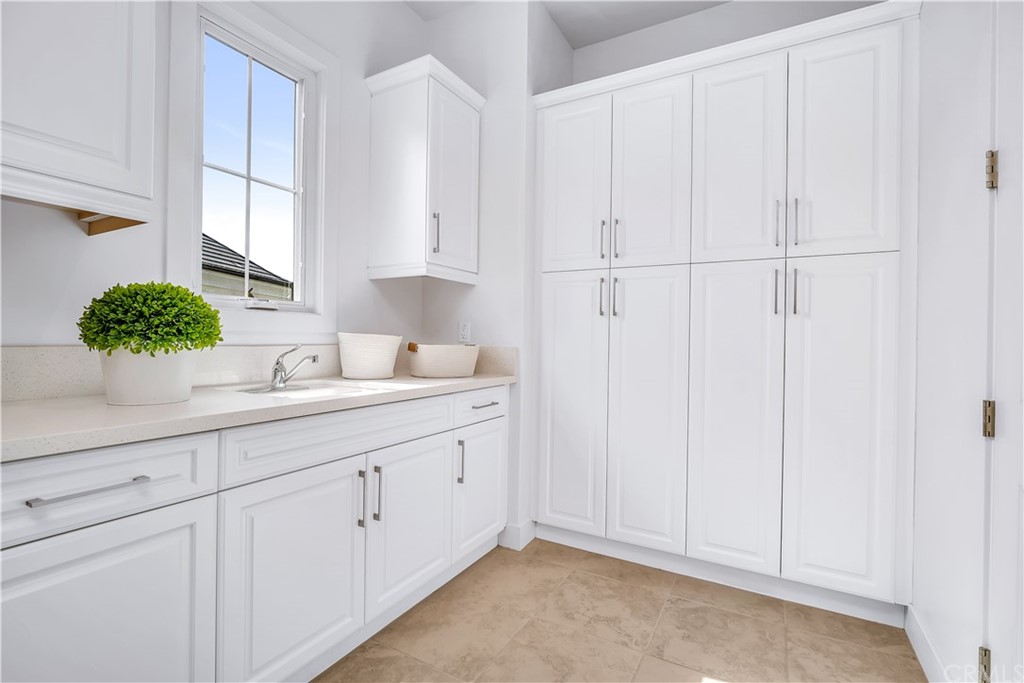 51 Interstellar Irvine, CA 92618 - Photo 36 of 51