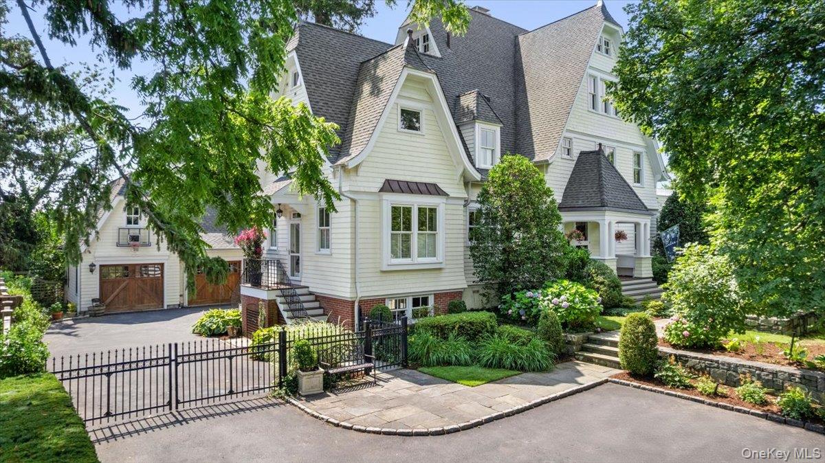 731 Forest Avenue Rye, NY 10580 - Photo 3 of 11