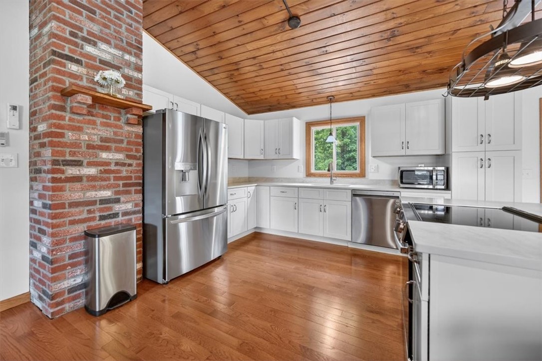 9 Friendship Lane Smithfield, RI 02917 - Photo 5 of 50