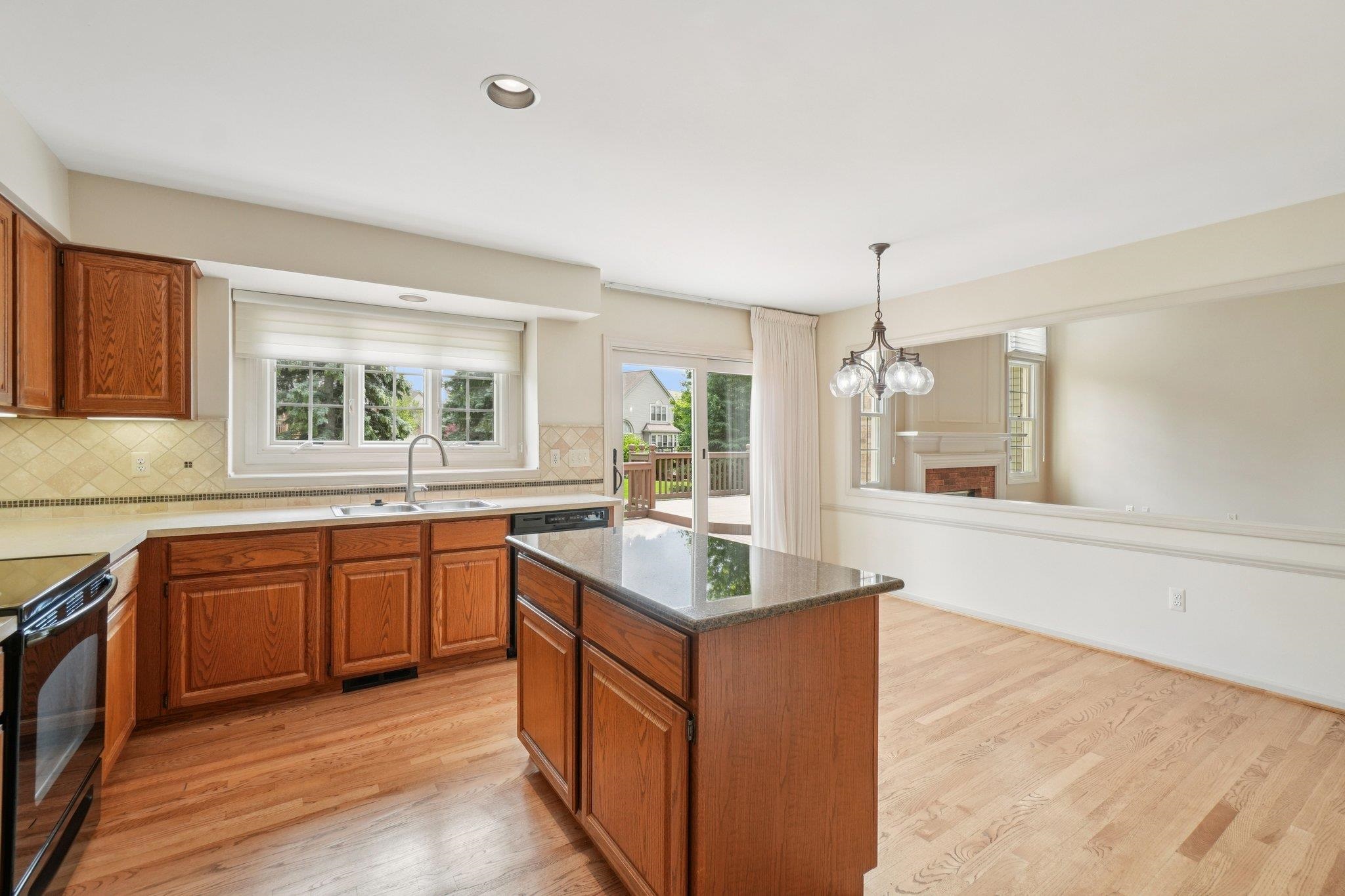 1678 Hillcrest Drive Rochester, MI 48306 - Photo 11 of 50 50213236-e948e5b3-c19f-4605-a529-75f9af0fe1b3.JPG