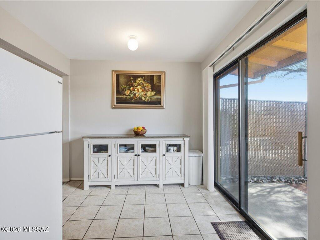 350 North Silverbell Road, Unit 34 Tucson, AZ 85745 - Photo 5 of 47 11-4X6A3996