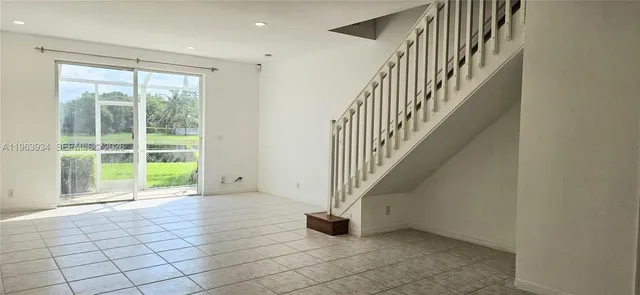 $3,600 | 3686 San Simeon Circle, Unit 3686, Weston, FL 33331